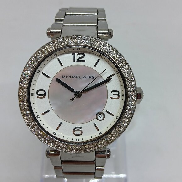 Michael Kors MK-5088 Women's 39mm Stainless Steel MOP Dial Quartz Watch NEW BATT - Picture 3 of 11